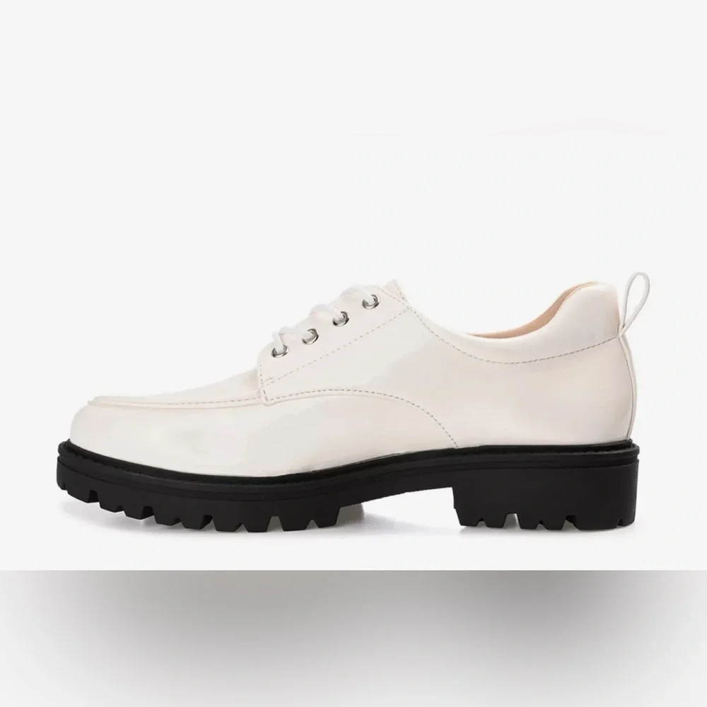 Journee Collection Women Zina Oxford Lace-Up Lug Sole Loafer Shoes Size 6 WD NIB - Picture 3 of 14